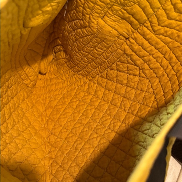 💛 Yellow Quilted Handbag with Red Cherry 🍒 Bag Charm (NWOT) - Picture 10 of 14